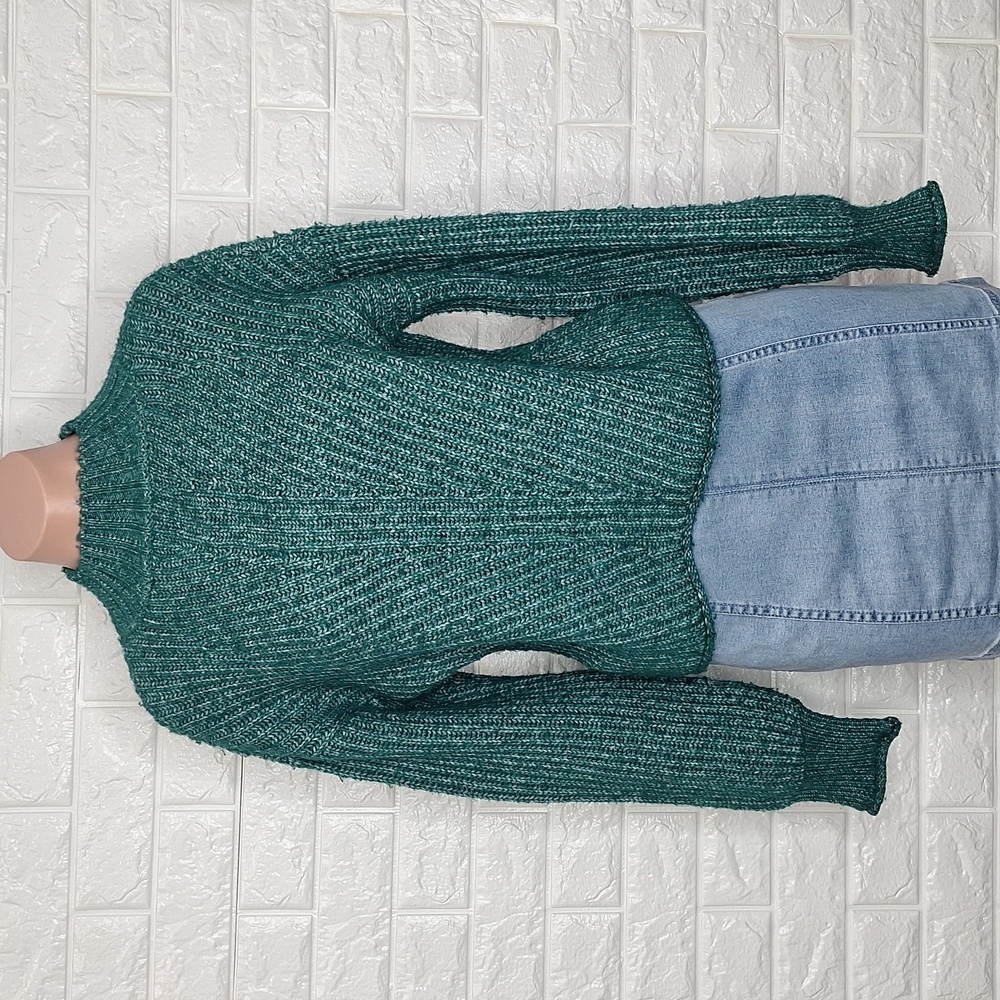Green Mock Neck Long Sleeve Cropped Sweater